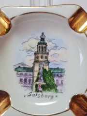 Plankenhammer Floss Bavaria Фарфоровая пепельница с обильной позолотой и изображением Зальцбурга, 8 x 8 x 2 см, Германия, 1960-70гг.