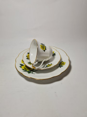 Reihnpfalz Hartporzellan Винтажное чайное трио "Желтые розы с темно-зелеными листьями" с позолоченным ободком, Германия 1960-70гг.