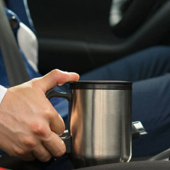 Yoyaxi Yoyaxi Reise-Wasserkocher Isolierter, beheizter Reisebecher, 12-V-Autoanschluss-Flasche zum Einstecken in Tasse, Tee,Kaffee, 450 ml Дорожный чайник Yoyaxi, изолированная дорожная кружка с подогревом, 12 В, автомобильная вилка для бутылки, чашка дл
