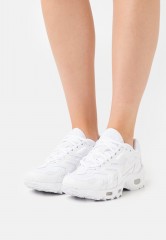 Nike Sportswear AIR MAX 96 Sneaker low white/pure platinum/metallic silver AIR MAX 96 Низкие кроссовки женские белый/чистая платина/серебристый металлик