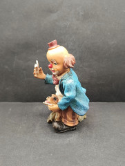 Статуэтка винтажная Im Stil Gilde "Клоун с собакой и картами", фарфор, 14 см, Германия, 1970-80гг.