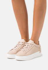 Tommy Hilfiger FEMININE ELEVATED Trainers misty blush FEMININE ELEVATED кроссовки туманный румянец