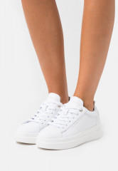 Tommy Hilfiger FEMININE ELEVATED Trainers white/gold FEMININE ELEVATED кроссовки белое золото